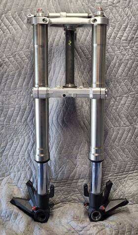 34520161b Ducati 848 Evo 2013 08-13 Front Fork Suspension Damper Triple Tree Straight