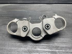 7667-7078 Ducati 2009 Monster 696 Top Triple Tree Fork Tube Bridge #131257