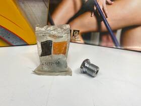 45777-68 Harley-davidson Nos Oem 68-69 Aermacchi 125-ml Fork Tube Top Cap