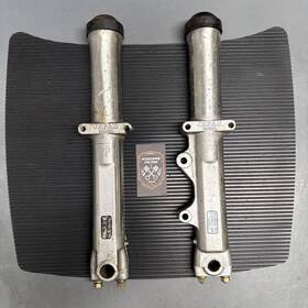 45901-84 Harley-davidson 45901-83 Xr-1000 Front Fork Lower Legs Oem 45902-83 Inch Damaged
