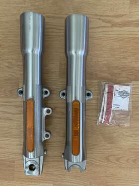45915-08 Harley-davidson 45916-07 Showa Chrome Lower Fork Sliders 45916-07/45915-08 Like New