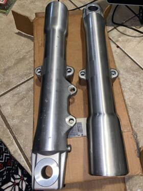 46482-07 Harley-davidson 43667 07-17 Fl Softail Lower Fork Sliders Chrome P/n