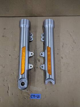 46506-01a Harley-davidson 2002-2008 V-rod Lower Fork Sliders 46505-01