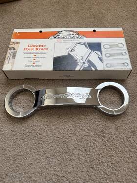46634-06 Harley-davidson Nos Screaminft Eagle Chrome Fork Brace Dyna Wide Glide