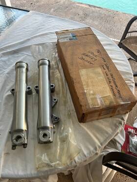 G588r-g588l Harley-davidson 1984-99 Showa G588r G588l 41mm Front Fork Legs Single Disc 3/4 Inch Axle Oem