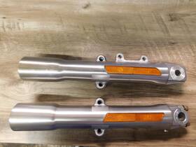 45915-00 Harley-davidson R#4591-00/l#45916-00 2000-2006 Genuine Softail Lower Fork R#45915-00/l#4591-00