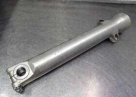 51420-mz5-912 Honda 94-03 Magna Vf750c Lower Right Fork Tube Leg