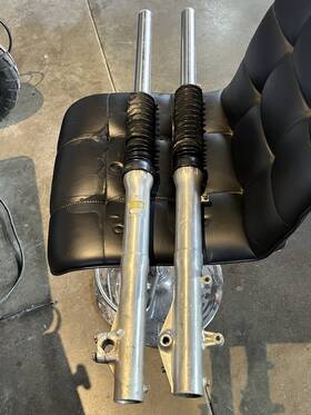 51500mg2601 Honda 1983 Xl600r Front Fork Set Used