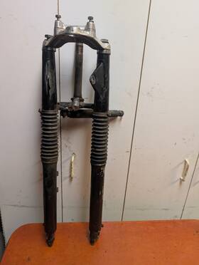 Honda Uspt443672 Cl77 Cl 77 1965-1968 Pair Front Forks And Yoke Headlight Brackets Dampner