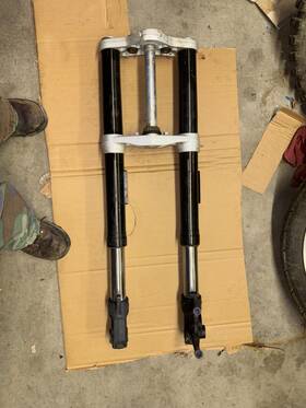 05187l19l01 Ktm 14-17 690 Duke Front Forks With Triple Clamps