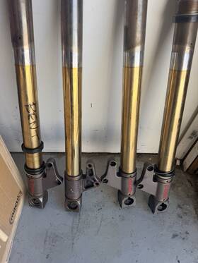34911091b Showa Fork Bottoms For 748/996