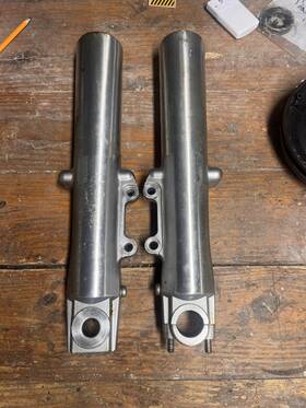G5b3-50 Showa G5b3-70/g5b3-50 2000-2007 Oem Harley Davidson Fork Sliders G5b3-70 Touring Flhr Flht