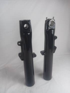 G5d3-00-r Showa G5d3-00-l For Harley Gloss Black 49mm Lower Fork Legs Sliders