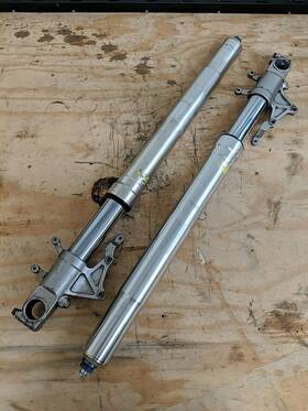 51103-35f10 Suzuki 01-03 Gsxr 750 Forks Straight Pair
