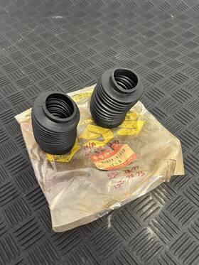 51571-41410 Suzuki 1972-1977 Pe 250 Gt 380 550 750 Nos Fork Boots Gators 51571-41410 Suzuki 1972-1977 Pe 250 Gt 380 550 750 Nos Fork Boots Gators