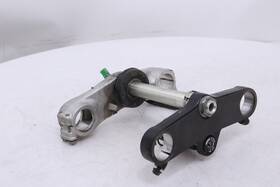 Suzuki Oem 51410-34e00/51311-34e00 Gsxr600 97-00 Triple Tree Steering Stem Fork Clamp Ignition