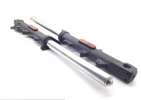 136688 Triumph Front Forks Tubes Legs 2006 Sprint St Abs 1491 136688 Triumph Front Forks Tubes Legs 2006 Sprint St Abs 1491