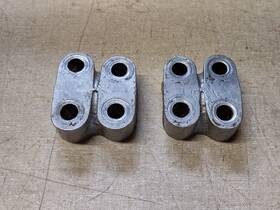 97-3947 Triumph Bsa Fork Axle Clamps T120 T150 Tr6 A65 A75 1971-72