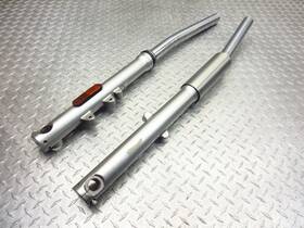T2040584 Triumph 2013 09-16 900 America Front Fork Tubes Bent Suspension Left Right