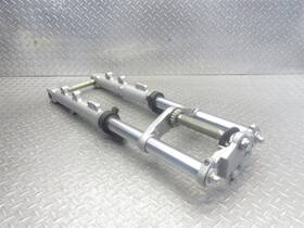 T2042758 Triumph 2002 99-04 Sprint St 955i Front Fork Suspension Damper Triple Tree Oem