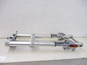 1822728-411 Victory 05 Hammer Forks Front Suspension Triple Tree Axle 2005-2010
