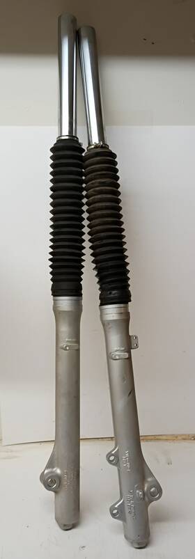 1c6-f3102-00-00 Yamaha 1c6-f3103-02-00 Ttr230 Front Forks Oem 1c6-f3102-00-00/1c6-f3103-02-00