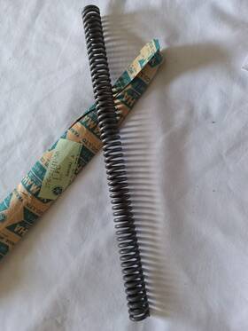 Yamaha 276-23141-50 Ht1 Lt2 Lt3 Front Fork Spring Pt#276-23141-50 Nos Oem
