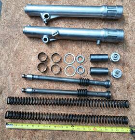 4v4-23101-l1-00 Yamaha - 1981 Yz465 Front Fork Parts Assortment Used