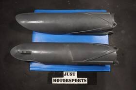 5xc-2315j-00-00 Yamaha 2013 Yz250 Front Fork Guard Shield Set
