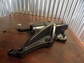 B9t-f3103-10-00 Yamaha 20-22 Mt03 Front Fork Right End Leg